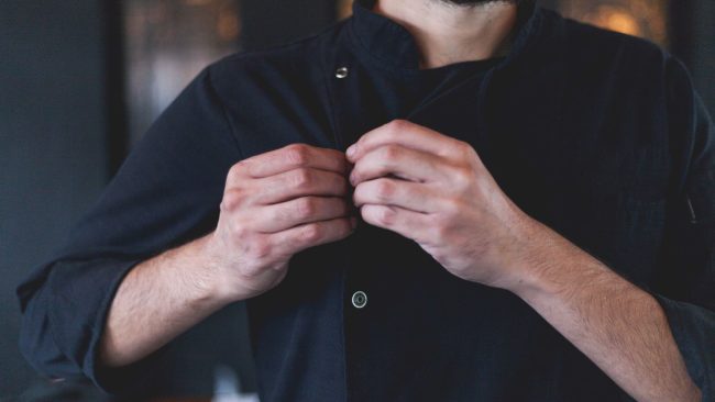 4 Questions To Ask Yourself Before Choosing Business Uniforms