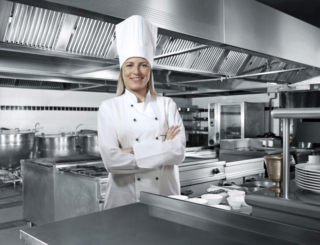 There are plenty of benefits to renting restaurant uniforms instead of buying them, and we'll explain how.