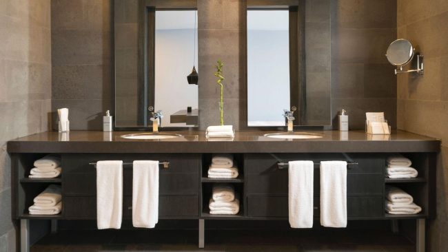 bathroom linen rentals