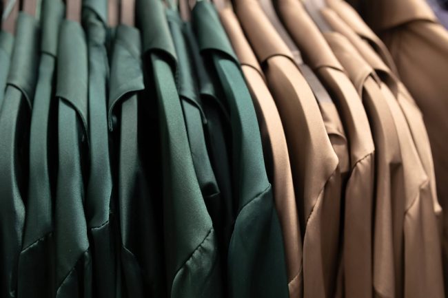 row-of-clothes-hanging-on-hangers-2025-01-09-06-08-11-utc_1